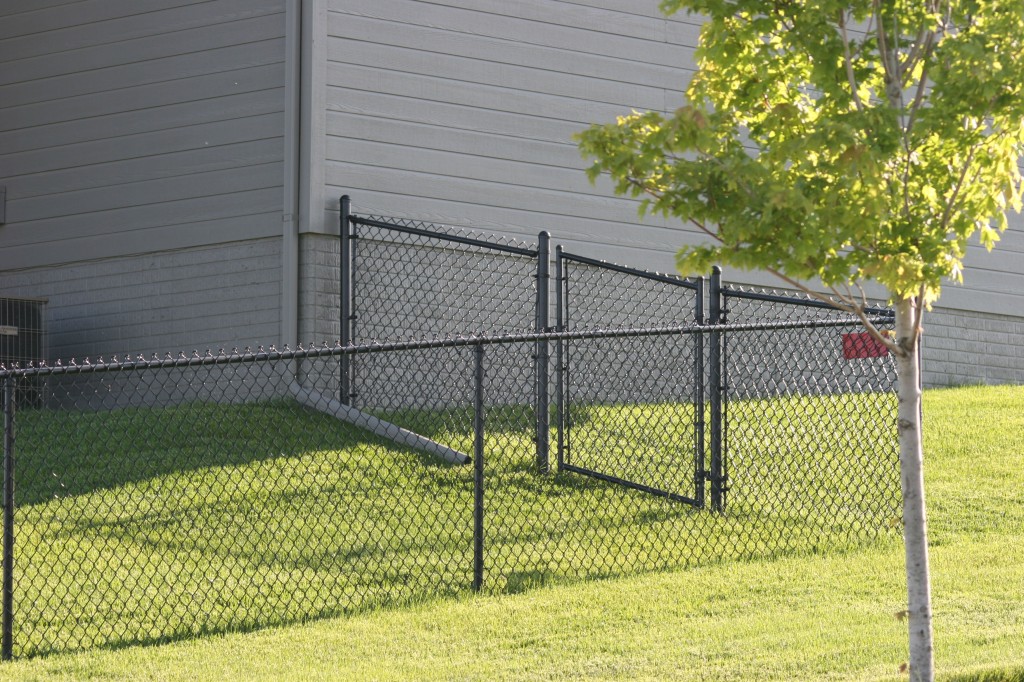 American Fence Company Omaha, Nebraska - Chain Link Fencing, 100 4' black vinyl chain link